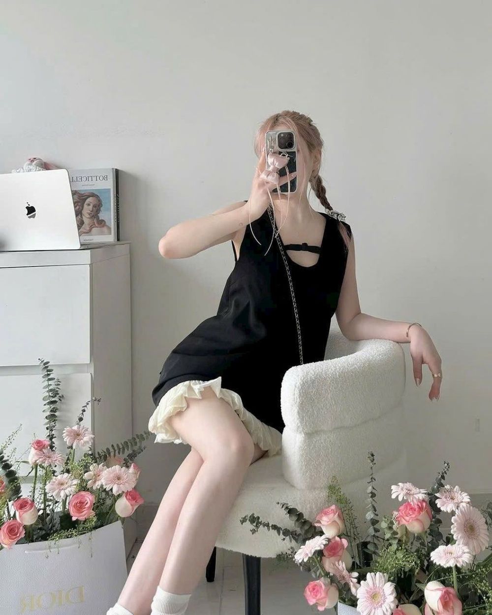 Váy Tuyết Mưa Sát Nách Cổ V Kiểu, Đầm Suông Viền Bèo Dáng Ngắn Thời Trang