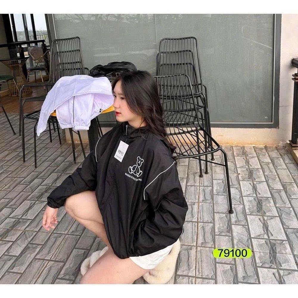 Áo khoác chất dù 2 lớp , dù phối in gấu .