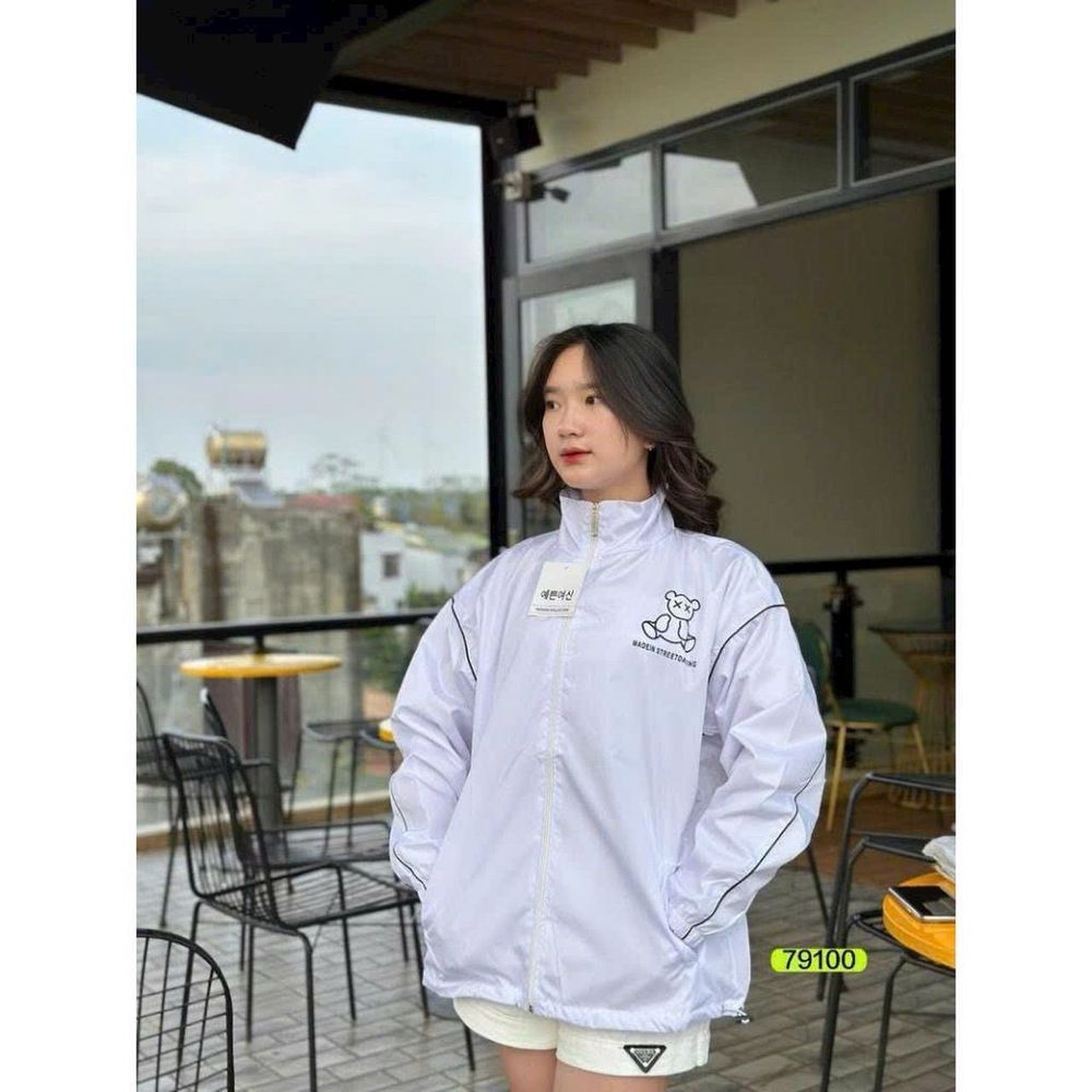 Áo khoác chất dù 2 lớp , dù phối in gấu .