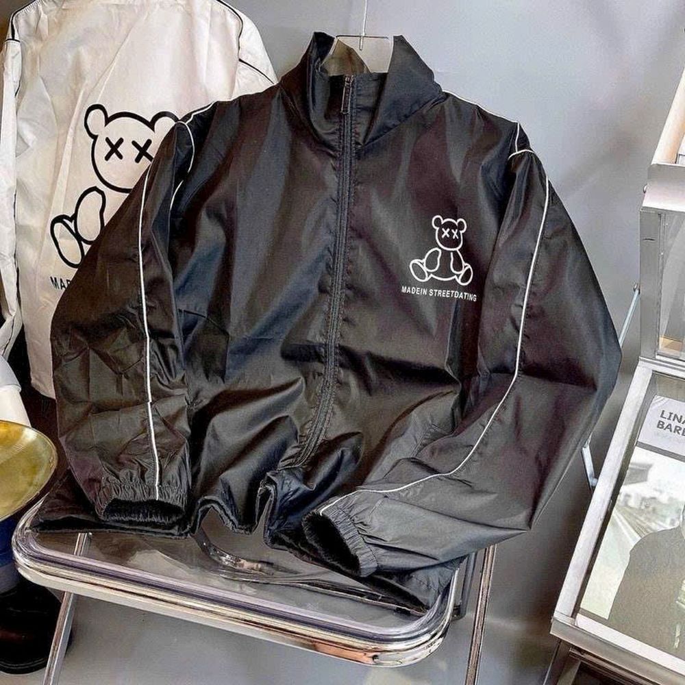 Áo khoác chất dù 2 lớp , dù phối in gấu .