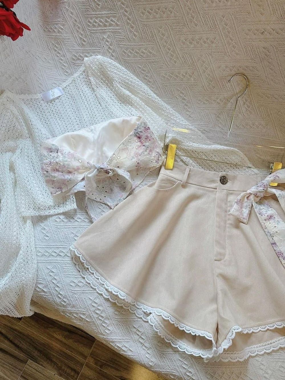 set 3 món áo yếm xô ren 2 lớp có mút kèm khoác ren, quần short cứng