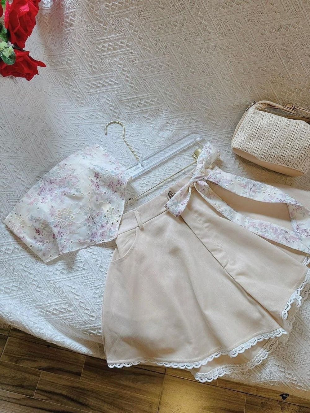 set 3 món áo yếm xô ren 2 lớp có mút kèm khoác ren, quần short cứng