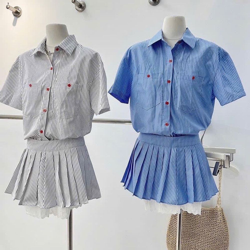 sét 2 món,kate lụa sọc,logo thêu,chân váy xếp ly,có quần lót phối dưới 55kg.