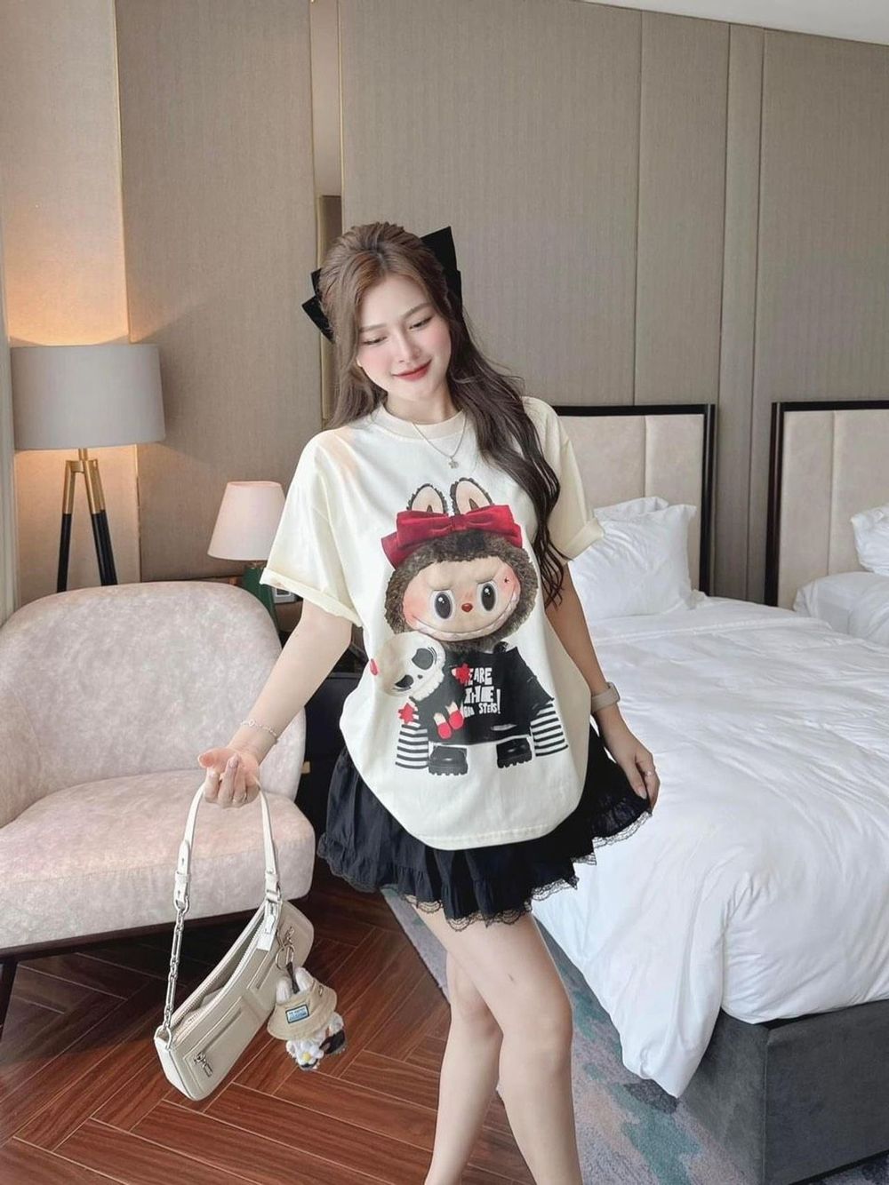 SET áo tăm in thỏ đeo nơ đáng yêu , kèm váy lụa viền ren có lót quần