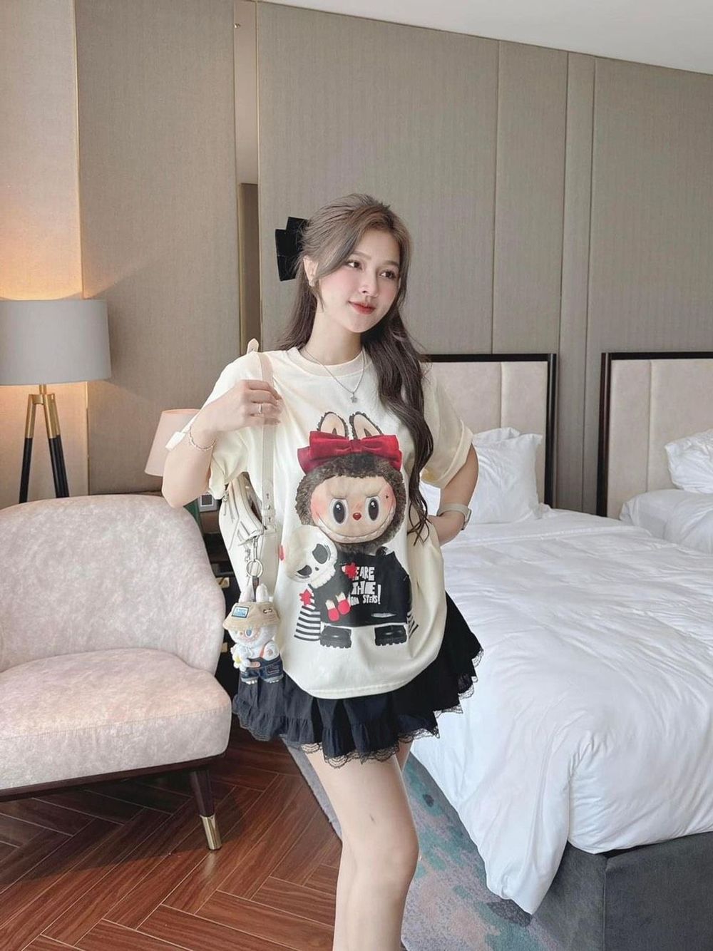 SET áo tăm in thỏ đeo nơ đáng yêu , kèm váy lụa viền ren có lót quần