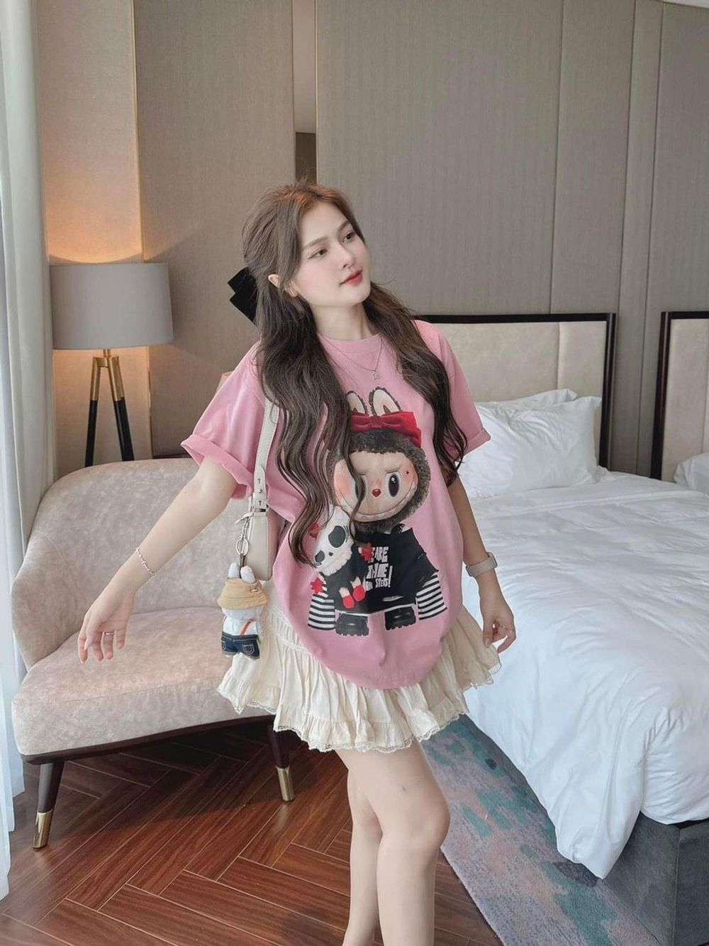 SET áo tăm in thỏ đeo nơ đáng yêu , kèm váy lụa viền ren có lót quần