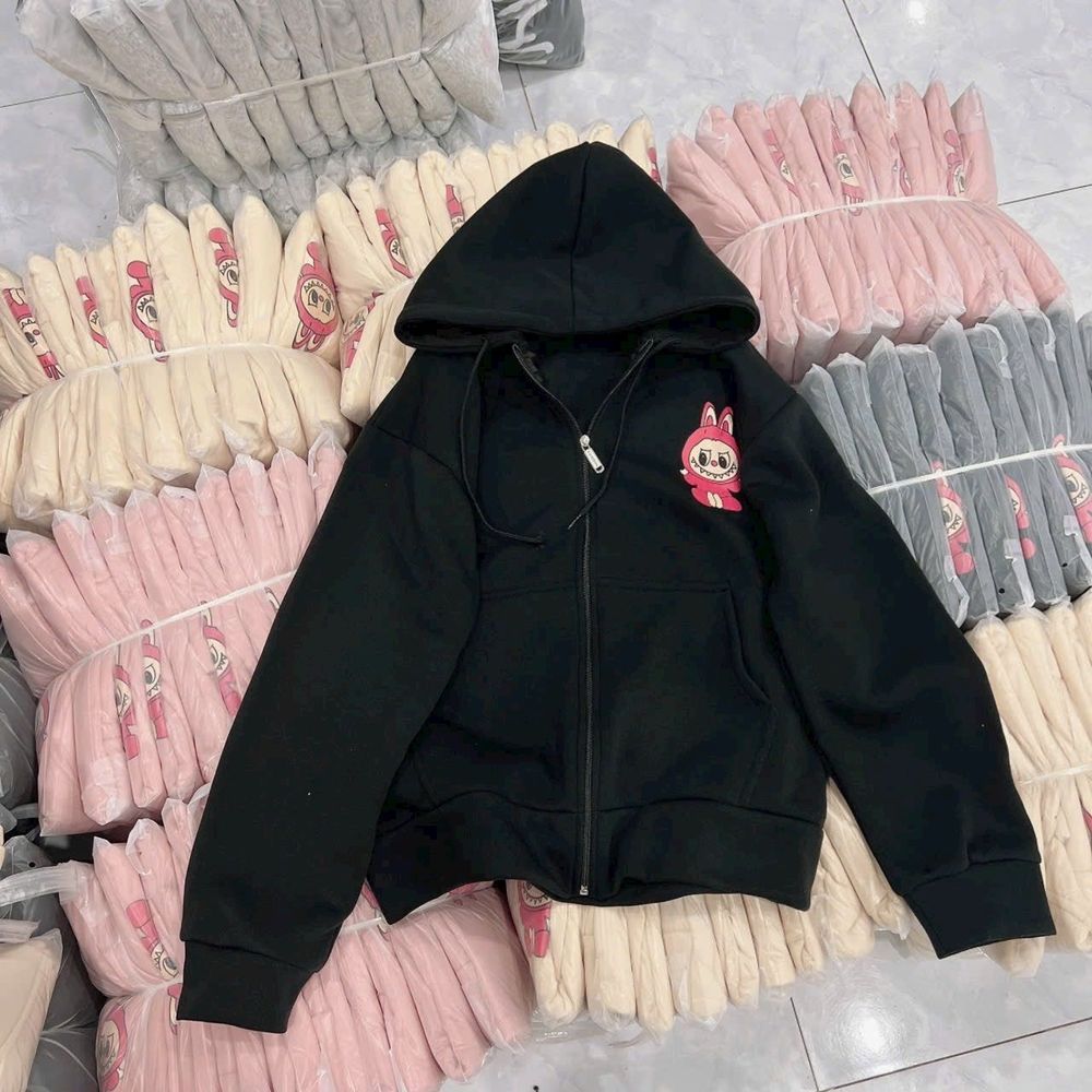 Áo khoác in LaBubu chất thun nỉ mềm mịn,form dưới 70kg,nón 2 lớp .logo in đẹp