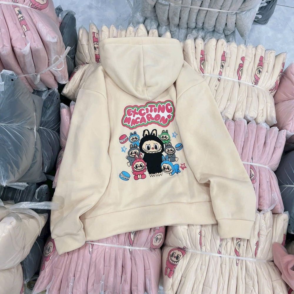 Áo khoác in LaBubu chất thun nỉ mềm mịn,form dưới 70kg,nón 2 lớp .logo in đẹp