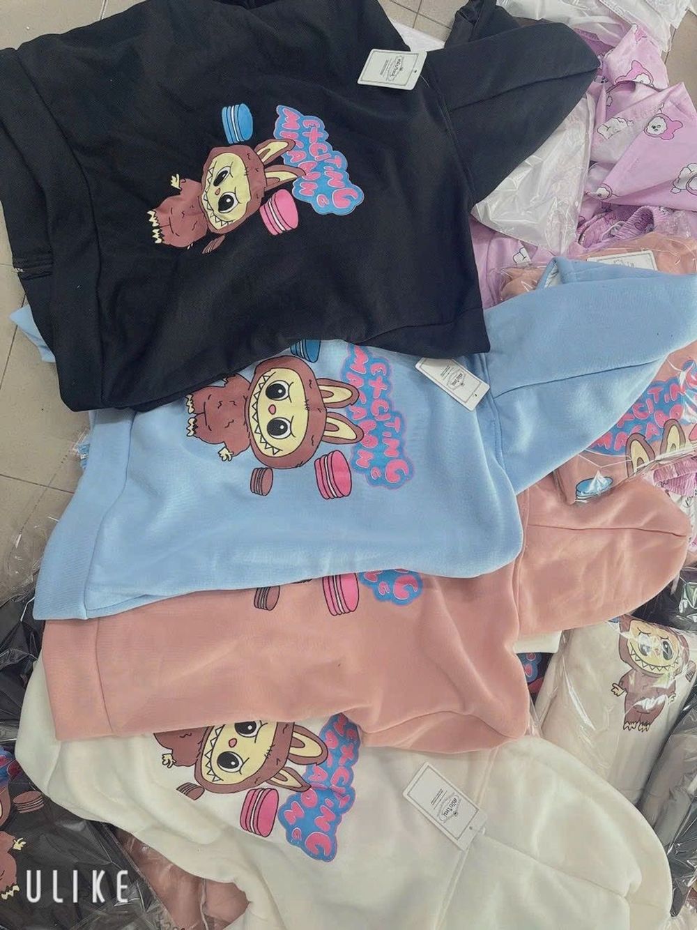 áo khoác in LaBubu chất thun nỉ mềm mịn,form dưới 70kg,nón 2 lớp .logo in đẹp