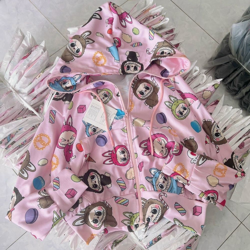 Áo khoác LaBUBU chất len gân freesize dưới 70kg. nón rộng