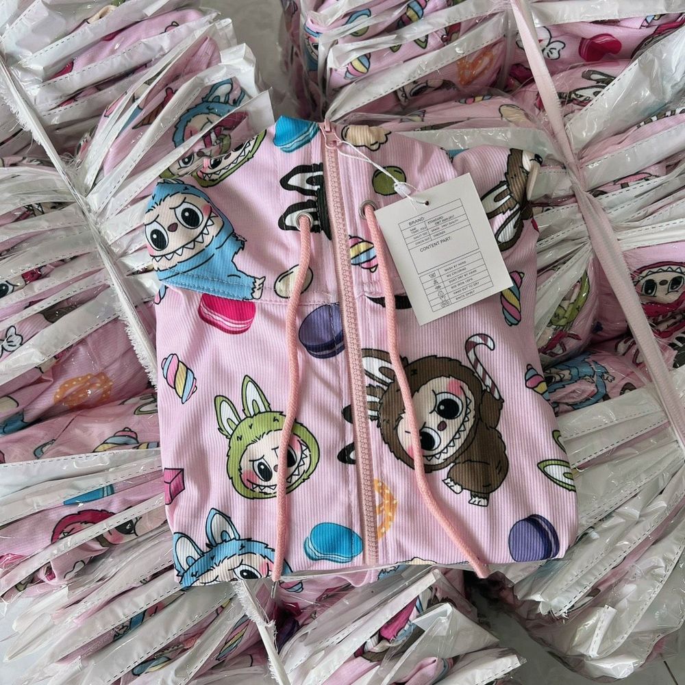 Áo khoác LaBUBU chất len gân freesize dưới 70kg. nón rộng