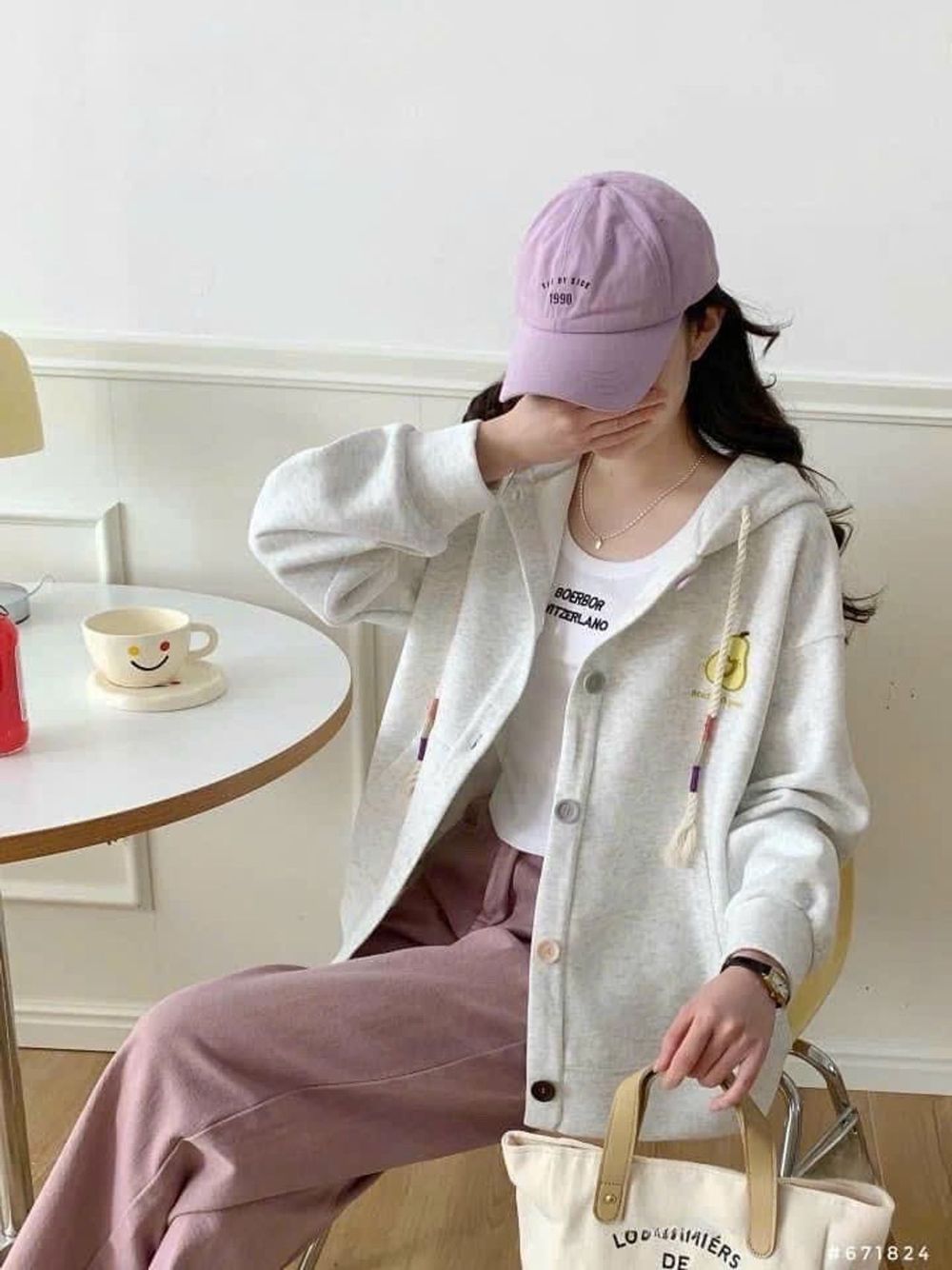 Áo khoác cadigan gài nút có nón 2 lớp rộng, logo thêu trái cây, freesize dưới 70kg