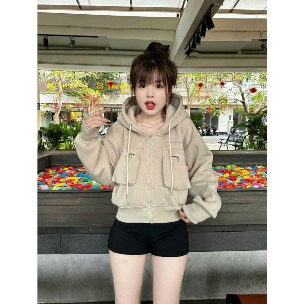 Áo khoác lửng nón thêu R chất nỉ dệt xuất khẩu, nón rộng 2 lớp vải chính, 2 túi dây kéo trước ngực. freesize dưới 65kg