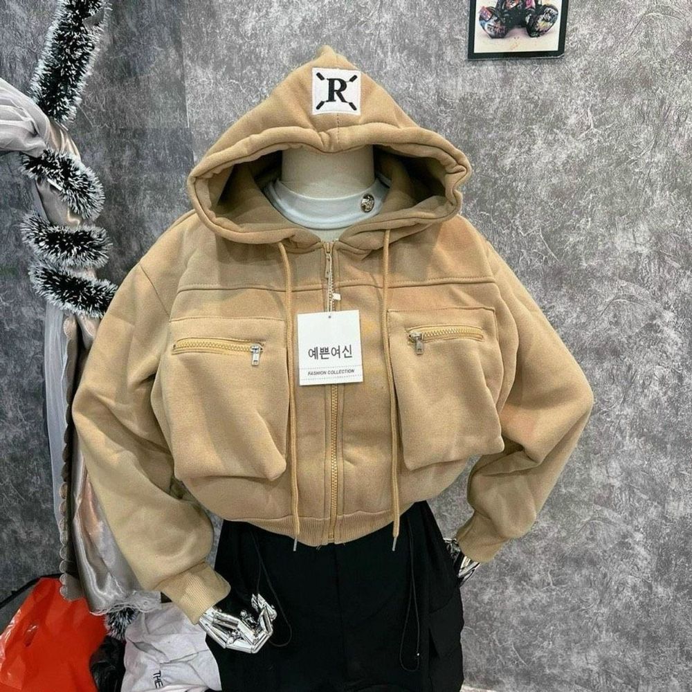 Áo khoác lửng nón thêu R chất nỉ dệt xuất khẩu, nón rộng 2 lớp vải chính, 2 túi dây kéo trước ngực. freesize dưới 65kg