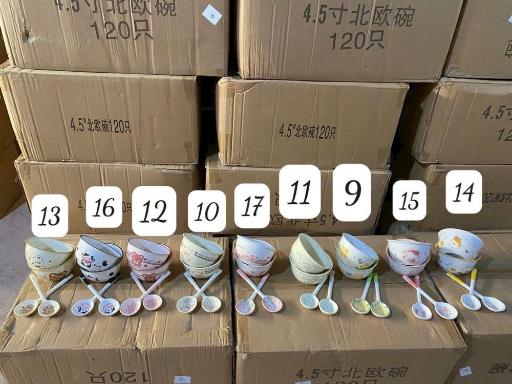 Set 2 Bát Ăn Cơm Bằng Sứ Hình Con Bò Sữa Cute - Chén Ăn Cơm Ngon Miệng Cho Bé Hoạt Hình Dễ Thương Kèm 2 Thìa