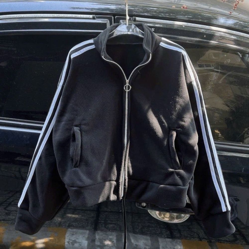 Áo khoác lửng chạy sọc tay Chất thun nỉ mềm mịn form dưới 65kg