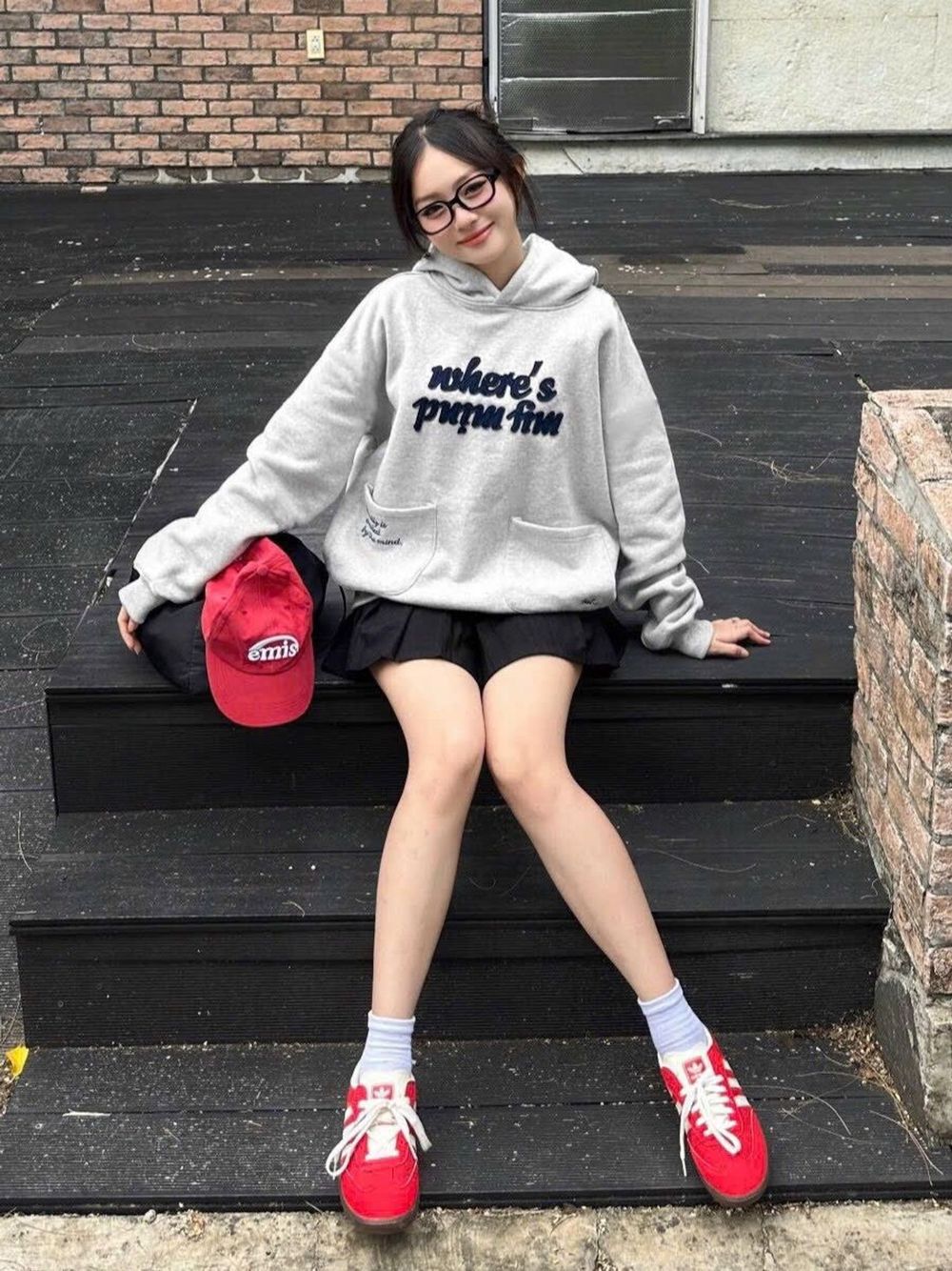 Áo hoodie in WHERE'S PUIM FIM tay phồng nón rộng, chất thun nỉ dày mịn mát freesize dưới 70kg