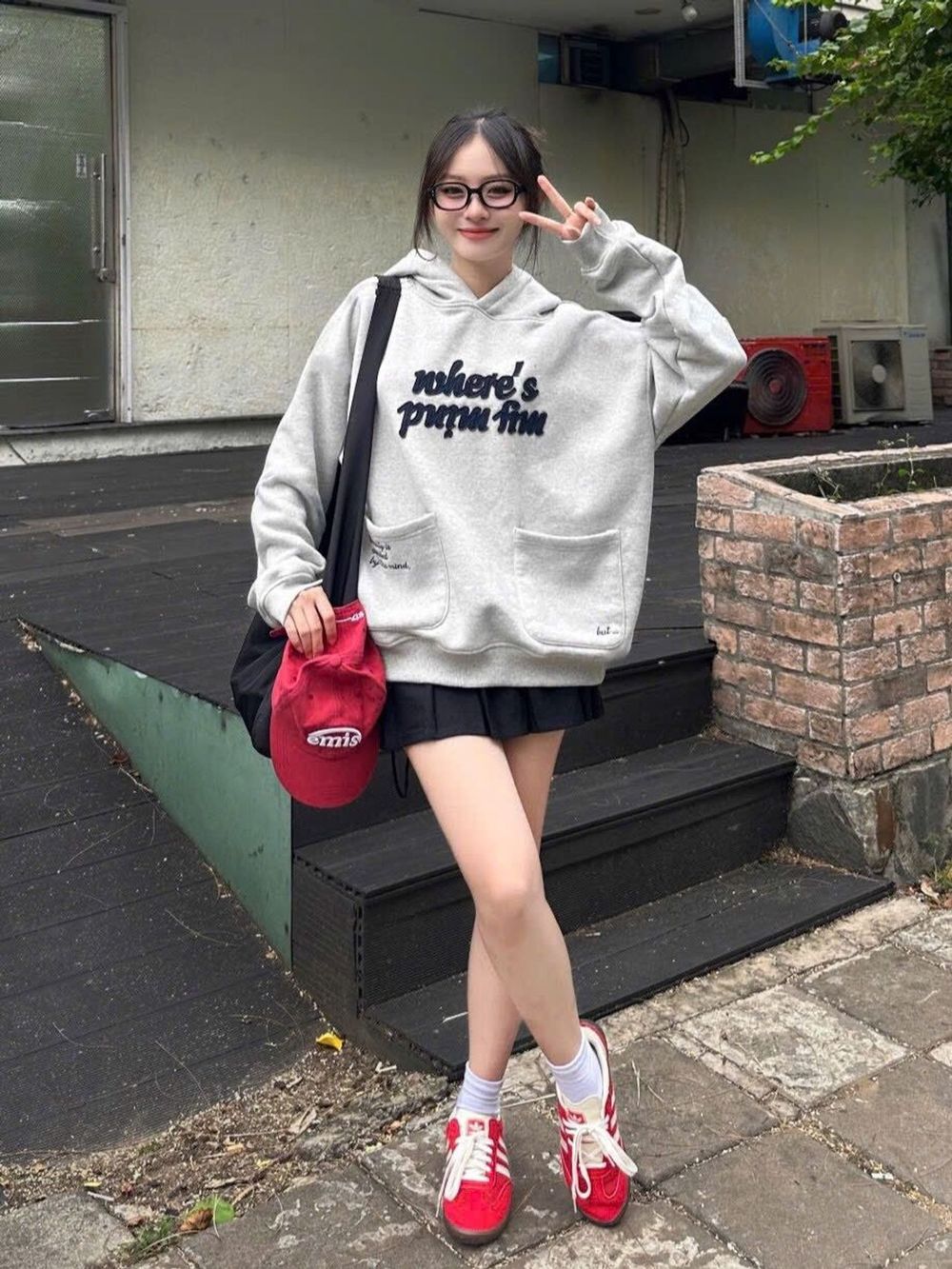 Áo hoodie in WHERE'S PUIM FIM tay phồng nón rộng, chất thun nỉ dày mịn mát freesize dưới 70kg
