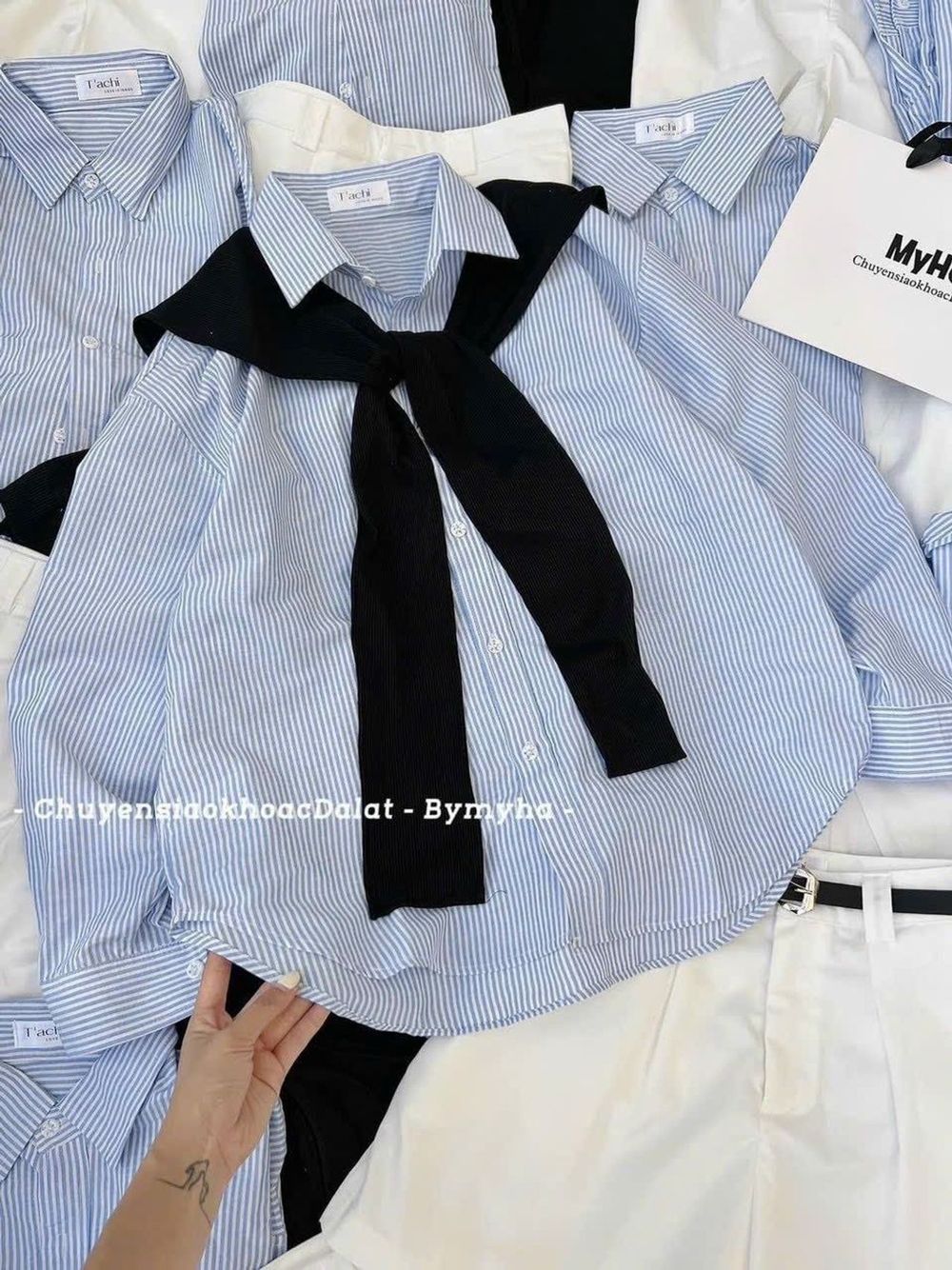 SET 4 món áo sơ mi sọc chất kate, khăn choàng, quần kaki mềm kèm dây nịt Freesize dưới 55kg