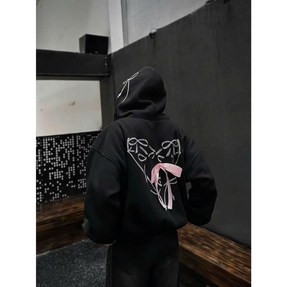 Áo khoác chất thun nỉ xuất khẩu dày mịn in nơ nón và lưng, thân sau đính nơ lụa, nón rộng 2 lớp vải chính, freeisze form rộng dưới 80kg