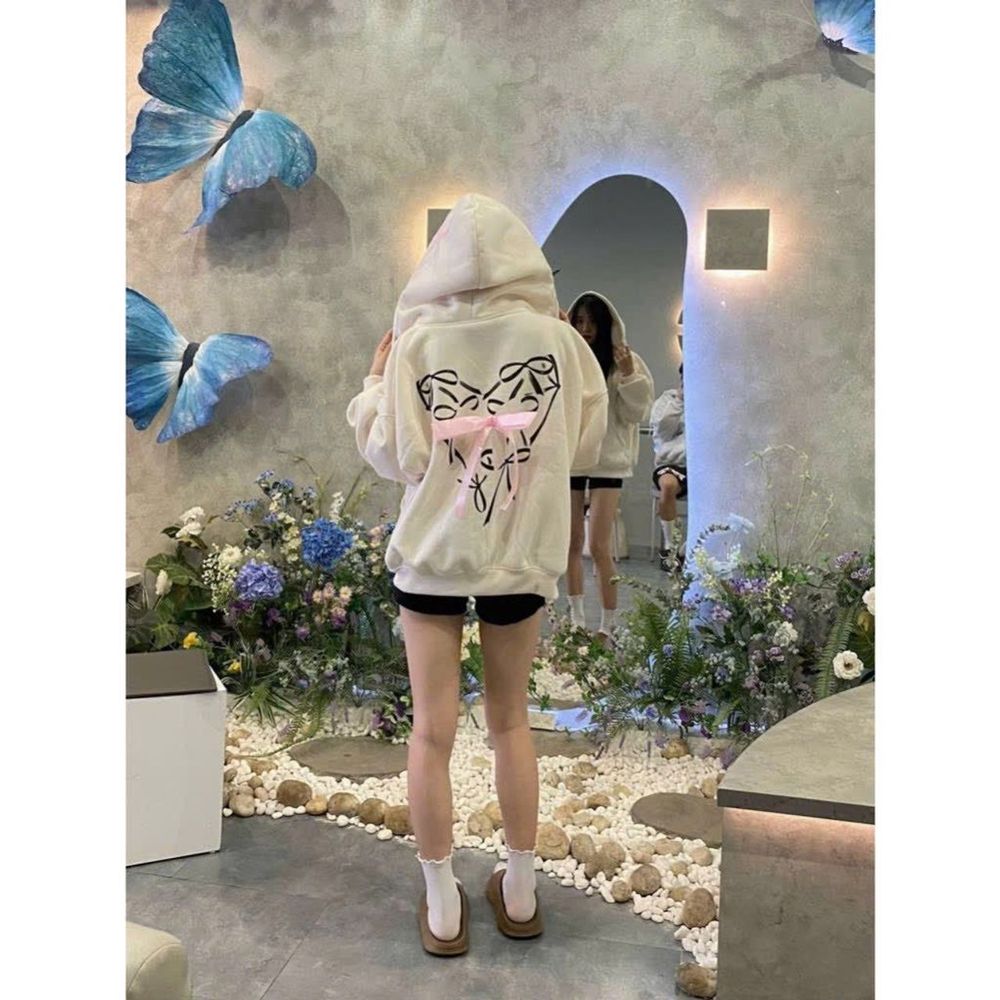 Áo khoác chất thun nỉ xuất khẩu dày mịn in nơ nón và lưng, thân sau đính nơ lụa, nón rộng 2 lớp vải chính, freeisze form rộng dưới 80kg