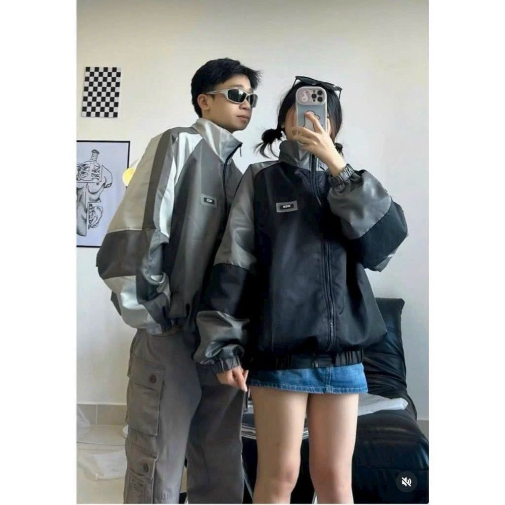 Áo khoác dù phối màu .logo thêu. Chất dù xịn 2 lớp .2 size L và xl .