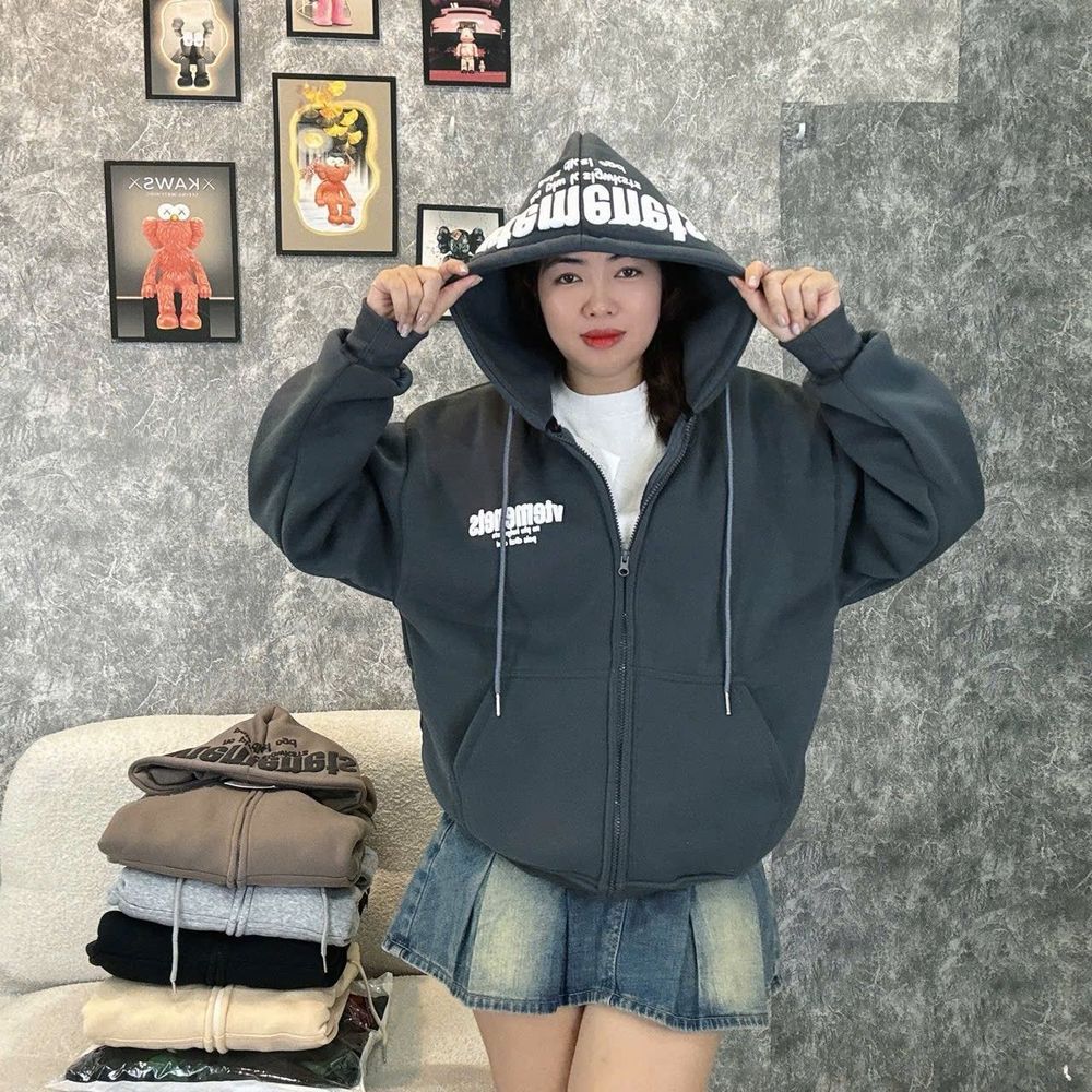 Áo khoác nỉ XK dày mịn in nổi nón freesize dưới 60kg