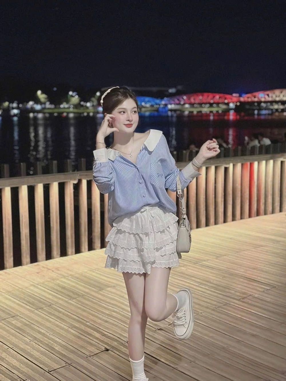 ÁO SƠ MI SỌC CỘT TÀ CHÉO Chất vải , Kate sọc Form dưới 52 kí