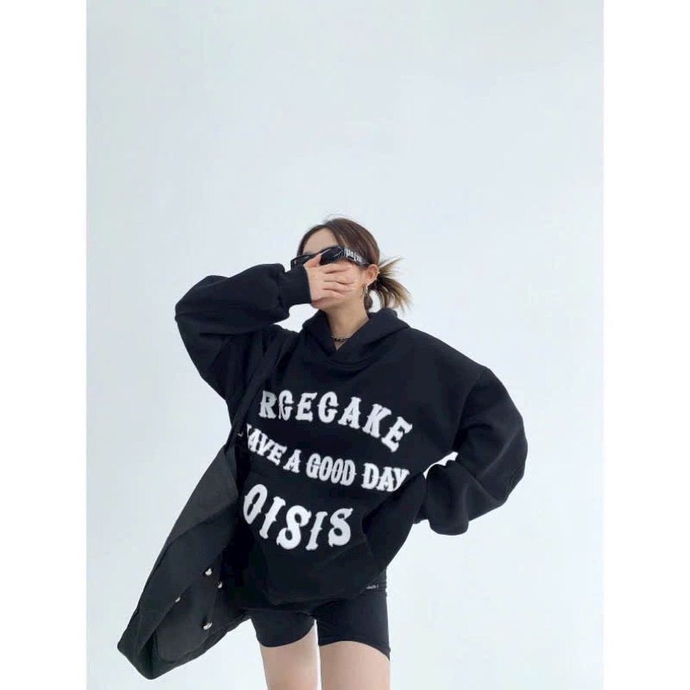 áo hoodie ni PE in nổi hot 2024 phom XL
nón nỉ cùng màu , nách rộng , in nổi.