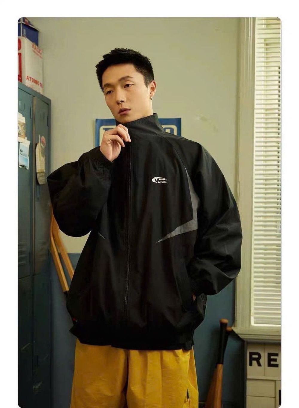 Áo khoác dù 2 lớp in chữ REOCHA phong cách