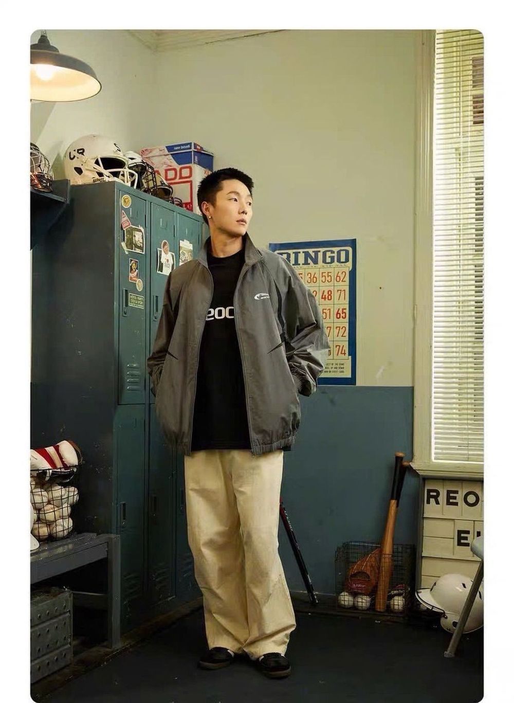 Áo khoác dù 2 lớp in chữ REOCHA phong cách