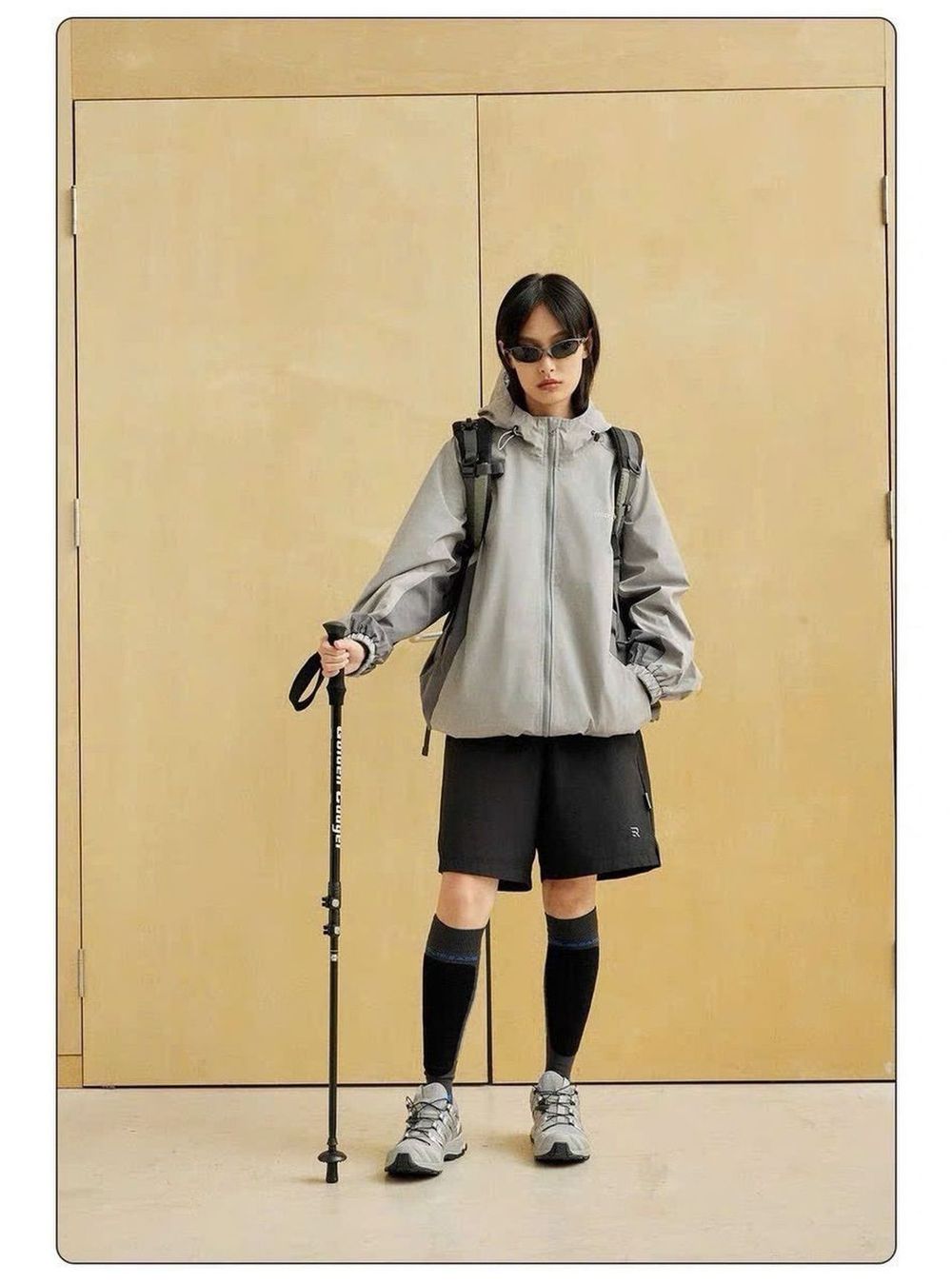 Áo khoác dù in chữ REDCHA form rộng, có túi trong