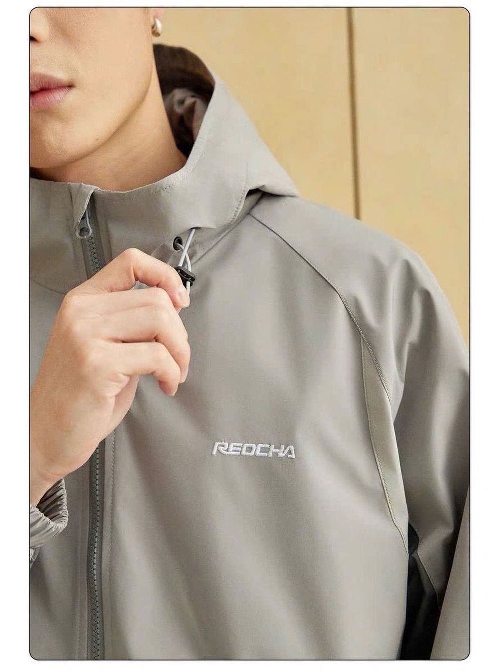 Áo khoác dù in chữ REDCHA form rộng, có túi trong