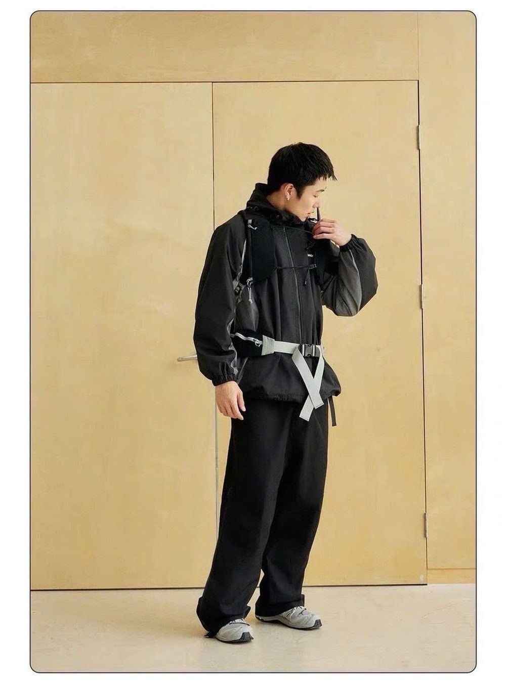 Áo khoác dù in chữ REDCHA form rộng, có túi trong