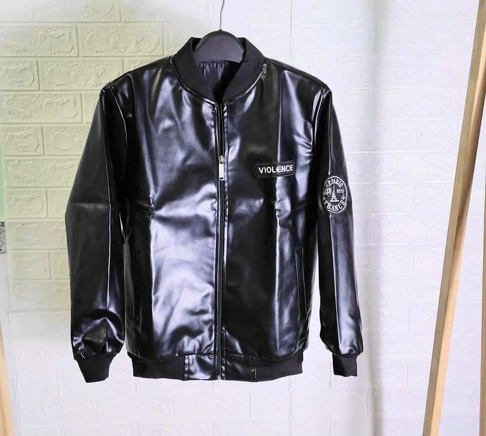 Áo khoác nam da simili thêu logo thời trang thích hợp mặc thu đông