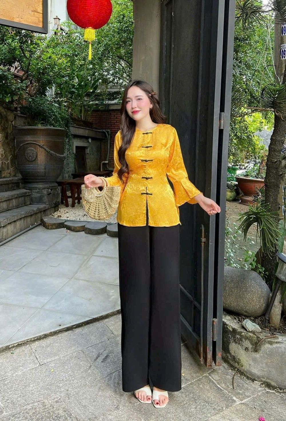 SÉT BỘ BÀ BA CỔ TRÒN TAY PHỒNG, ÁO LẺ KHÔNG KÈM QUẦN CHẤT VẢI GẤM QUẦN ĐEN TUYẾT NHUNG