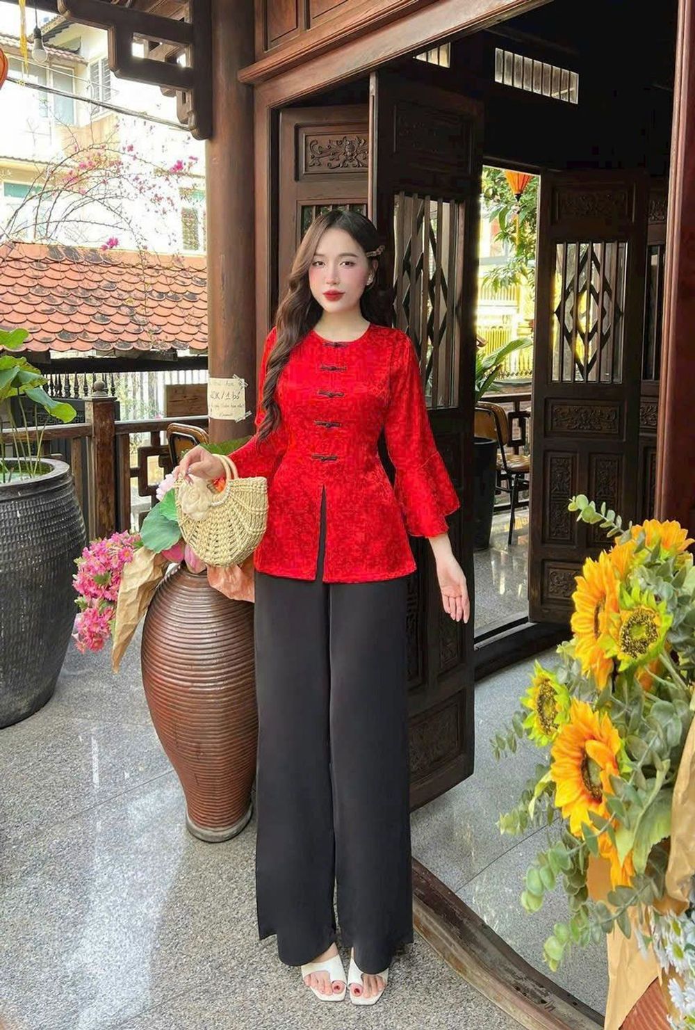 SÉT BỘ BÀ BA CỔ TRÒN TAY PHỒNG, ÁO LẺ KHÔNG KÈM QUẦN CHẤT VẢI GẤM QUẦN ĐEN TUYẾT NHUNG