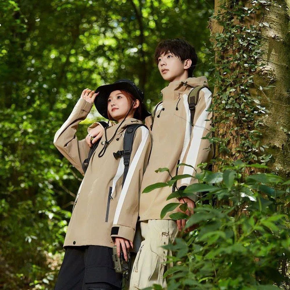 Áo khoác gió 2 lớp phối màu cho cả nam và nữ. áo khoác gió 2 lớp chất liệu gió tráng bạc dày dặn.