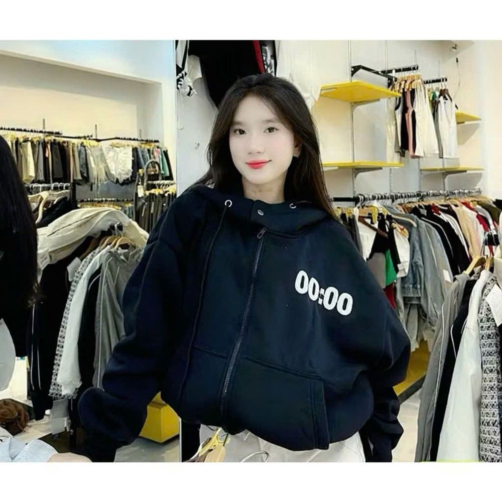 ￼ÁO HOODIES ZIP BOXY CÓ NÚT BẤM, THÊU LOGO 00:00 CÓ TÚI TRONG UNISEX CÁ TÍNH, NĂNG ĐỘNG, NAM NỮ MẶC ĐỀU ĐƯỢC