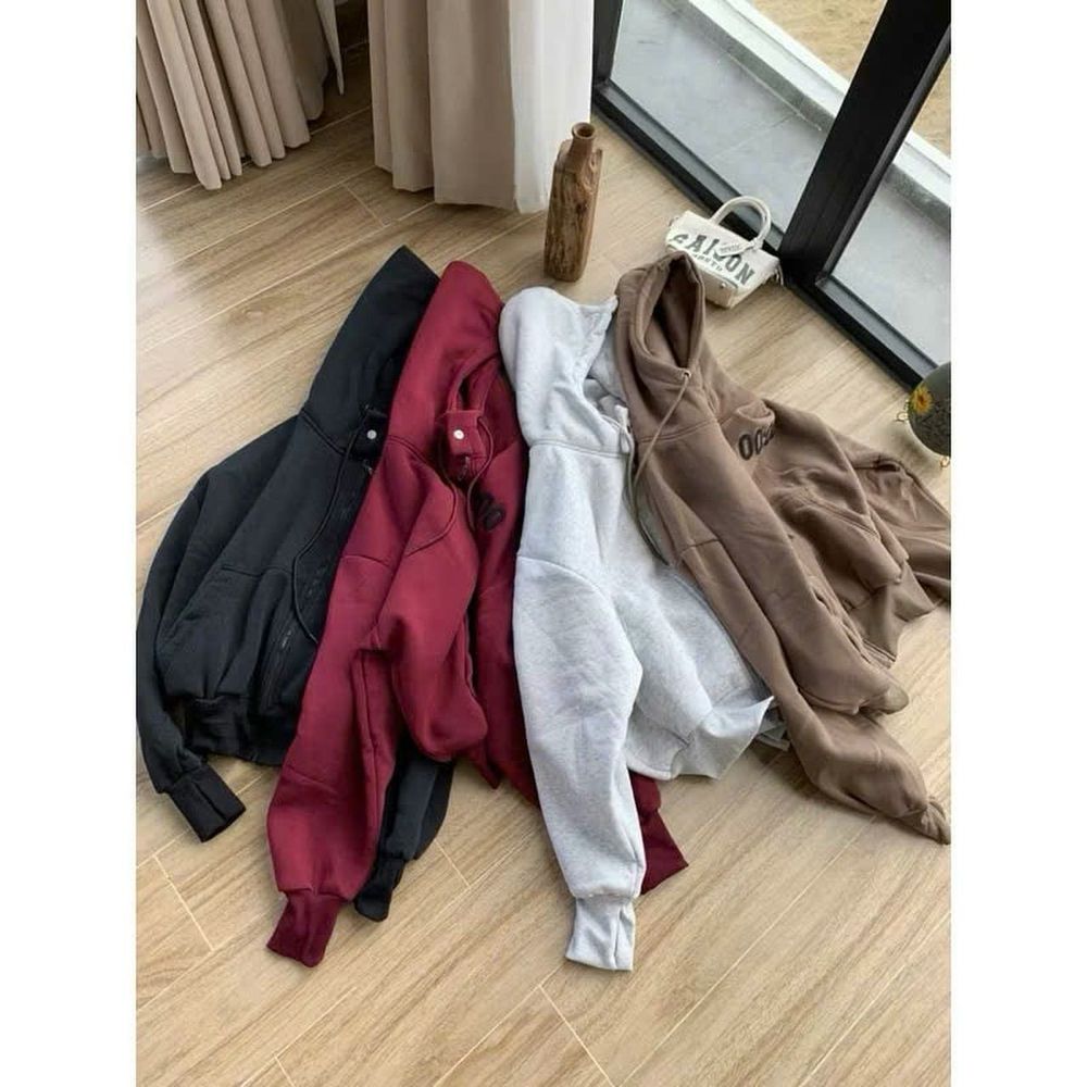 ￼ÁO HOODIES ZIP BOXY CÓ NÚT BẤM, THÊU LOGO 00:00 CÓ TÚI TRONG UNISEX CÁ TÍNH, NĂNG ĐỘNG, NAM NỮ MẶC ĐỀU ĐƯỢC