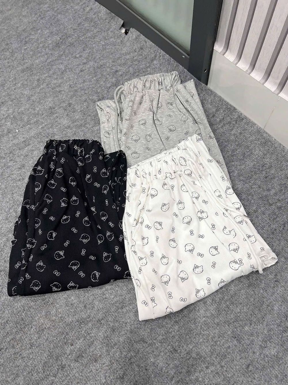 ( Chất vải đẹp ) Quần ống loe chất lem tăm mềm mịn logo in form dưới 65kg