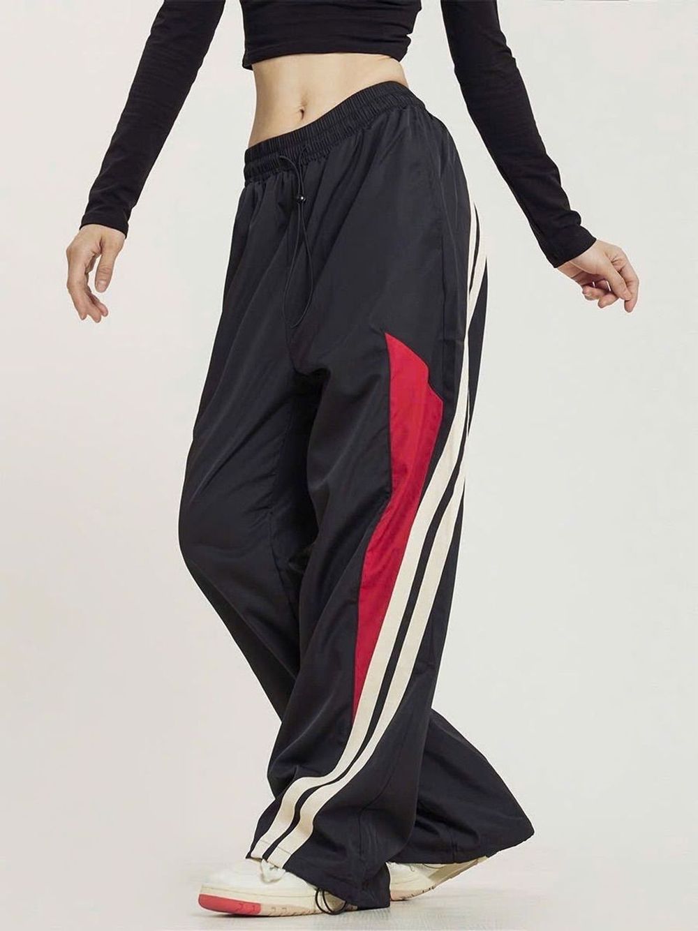 Quần Jogger phối Đen Đỏ Dáng Rộng có dây rút lai Thể Thao Cho Nam Nữ