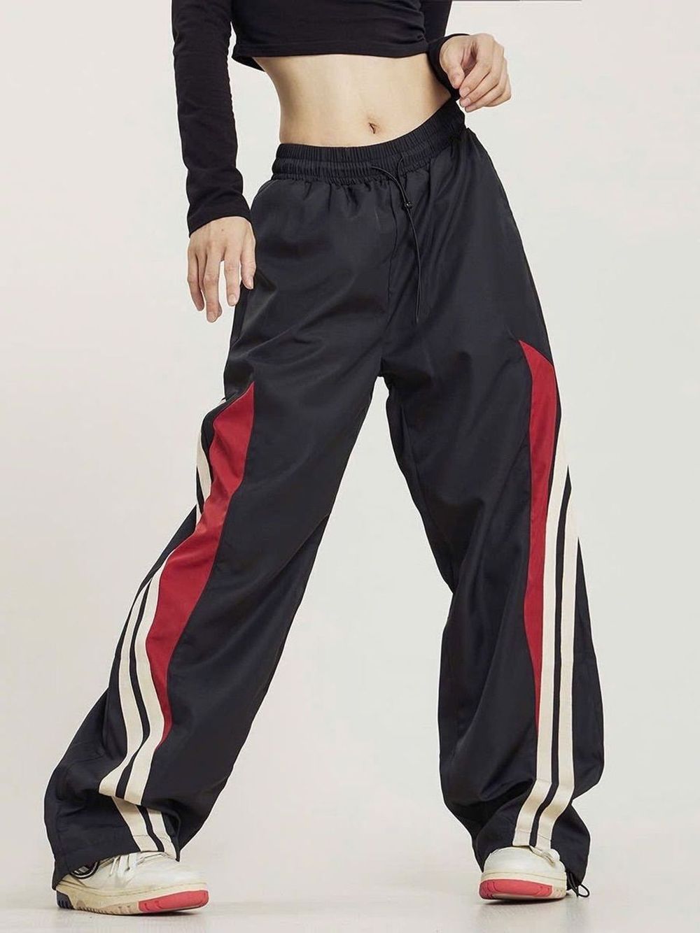 Quần Jogger phối Đen Đỏ Dáng Rộng có dây rút lai Thể Thao Cho Nam Nữ