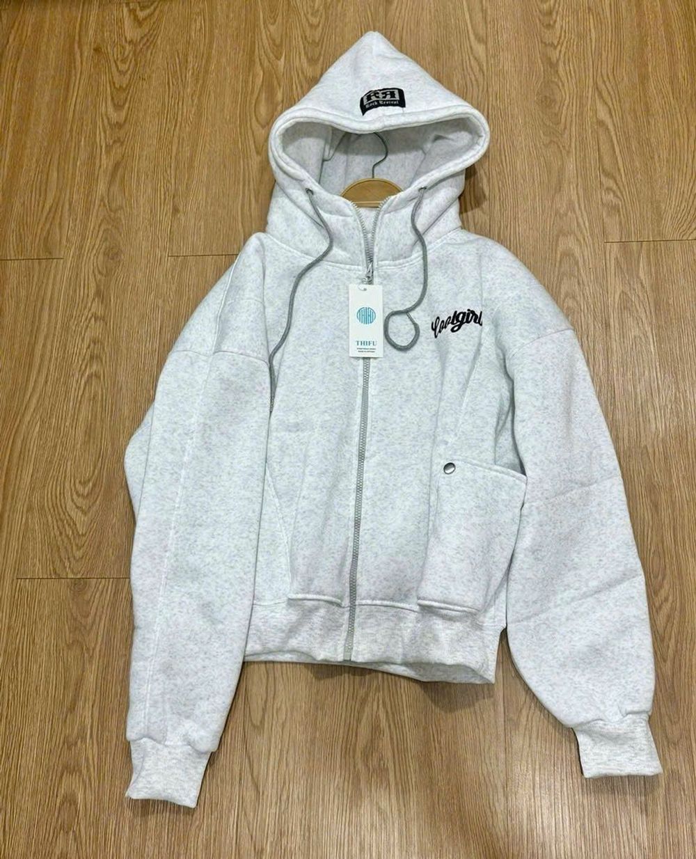 Áo khoác form boxy thêu Coolgirl chất nỉ xk dày mịn cổ cao freesize 65kg