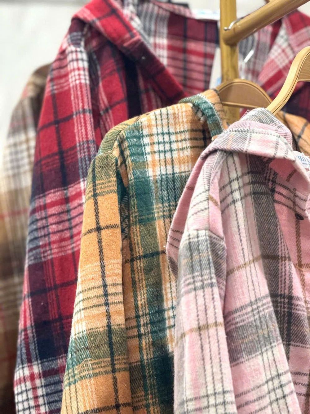 Áo Sơ Mi Dài Tay Flannel Dày Mịn Họa Tiết Kẻ Caro Có Mũ Form Nam Nữ Unisex