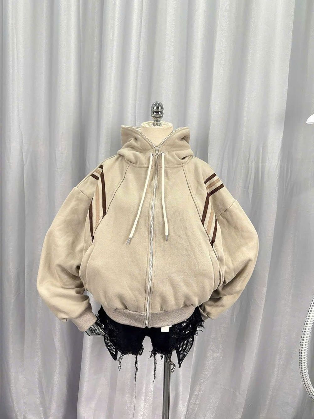 Áo Khoác Nỉ Ngoại Dày , Dây Kéo Cổ Cao Phối Viền Vai, Có Túi Trong Freesize Dưới 65kg