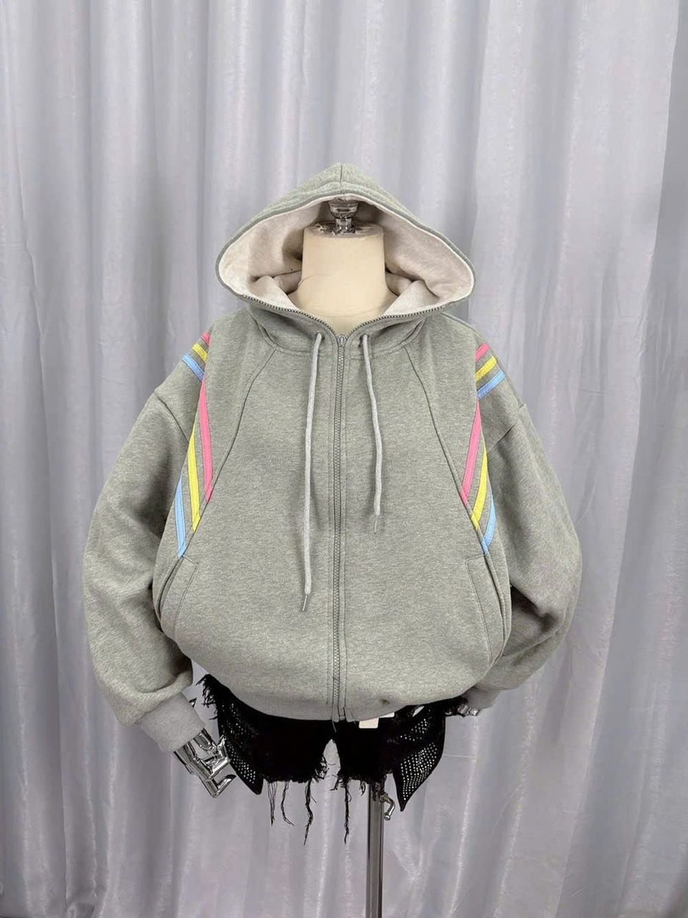 Áo Khoác Nỉ Ngoại Dày , Dây Kéo Cổ Cao Phối Viền Vai, Có Túi Trong Freesize Dưới 65kg