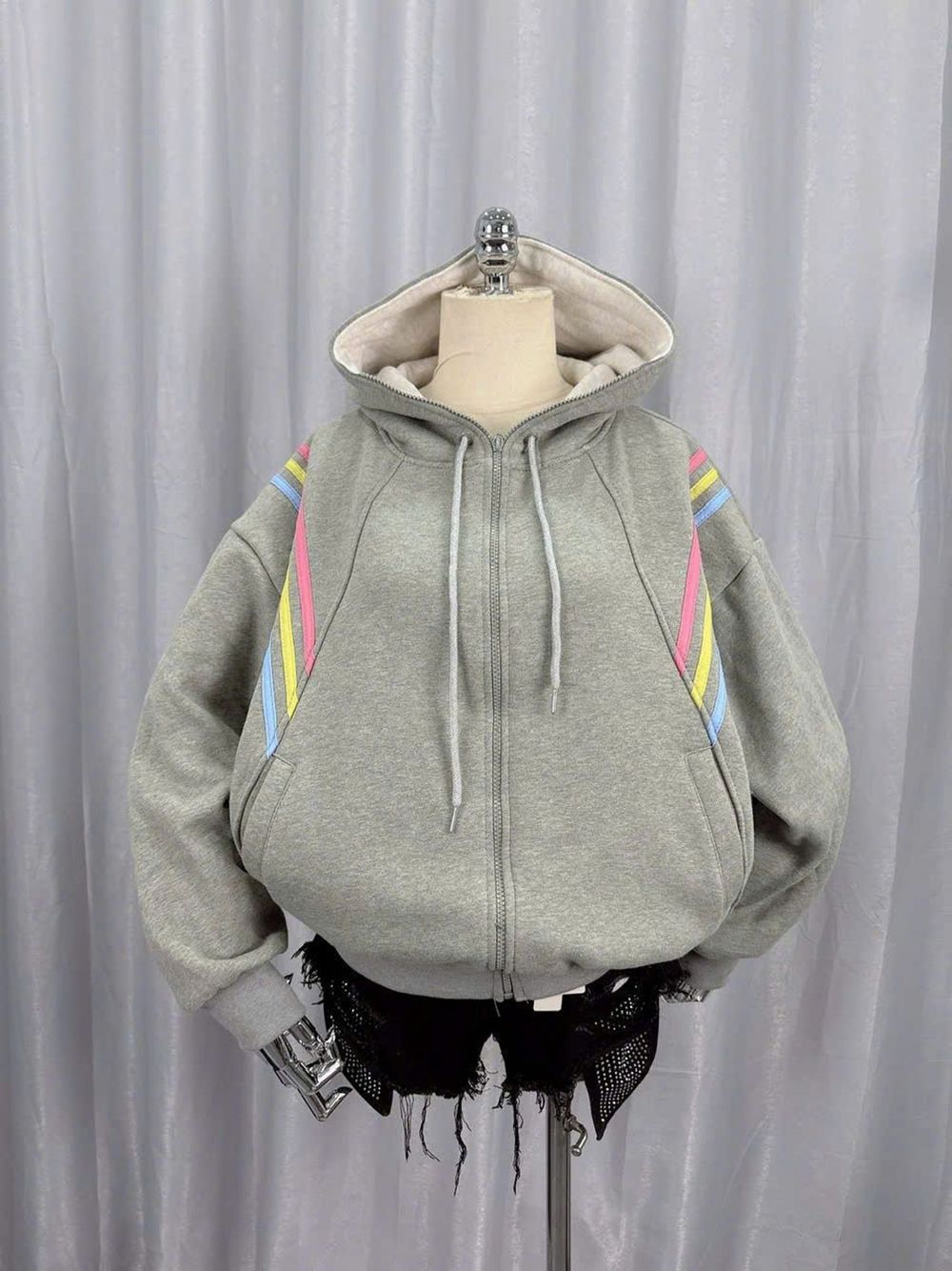 Áo Khoác Nỉ Ngoại Dày , Dây Kéo Cổ Cao Phối Viền Vai, Có Túi Trong Freesize Dưới 65kg