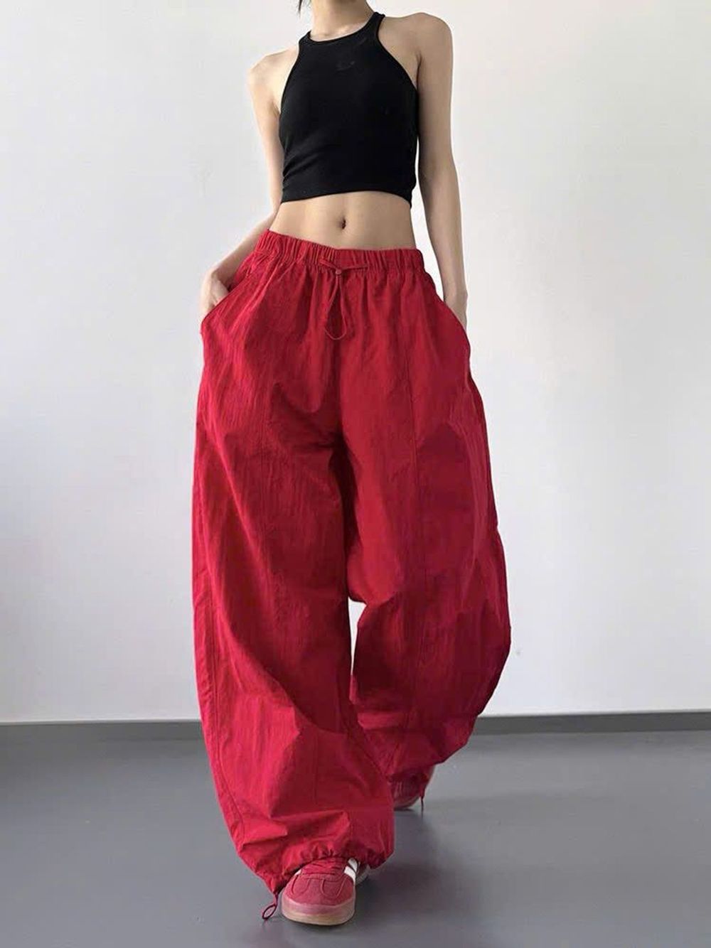 Quần Ống Rộng Trơn Thêu Chữ Phía Sau Chất Dù Nhăn Mịn Mát Freesize Dưới 63kg
