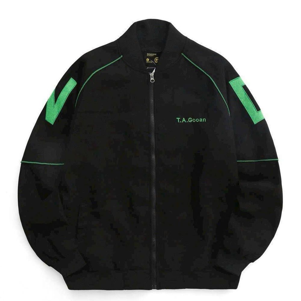 Áo khoác bomber chất da lộn 2 lớp, lót dù bên trong, logo thêu